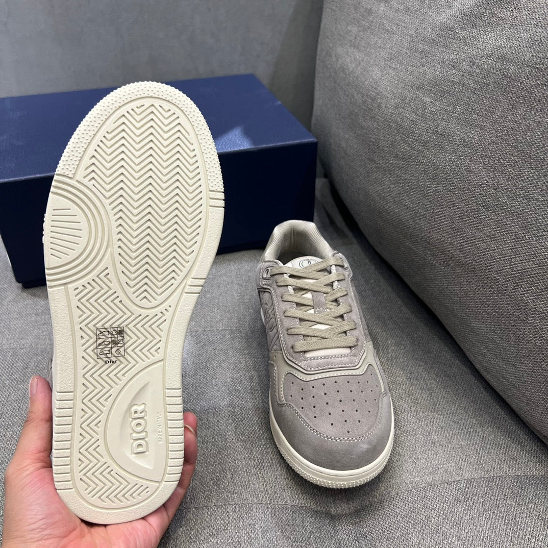 דיור סניקרס אפור