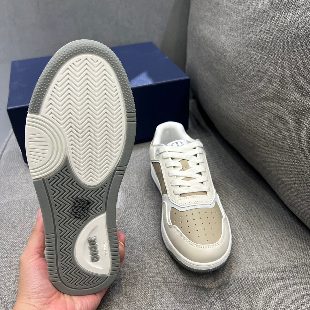 דיור סניקרס קרם