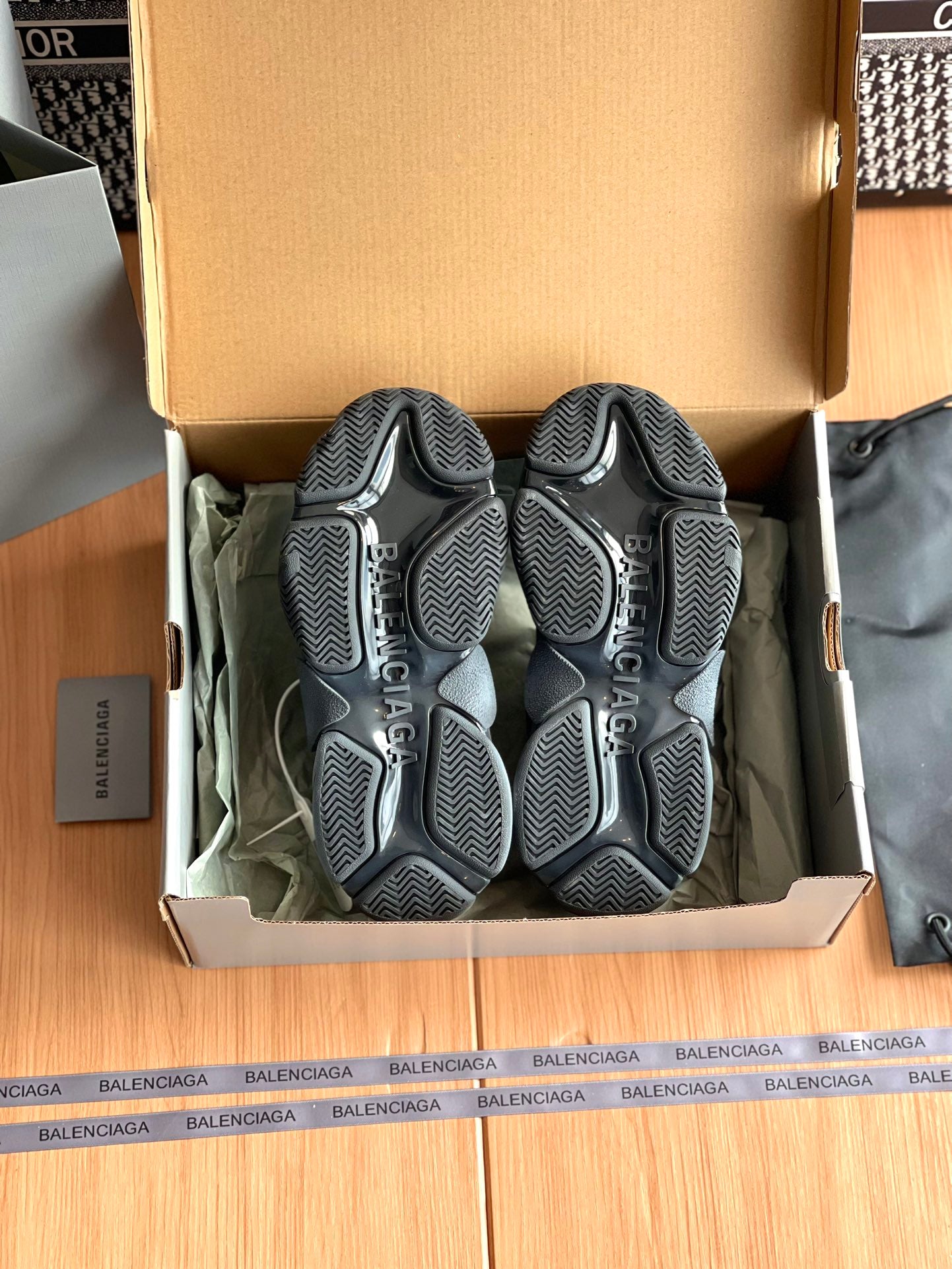 באלנסיאגה ספורט אלגנט שחור