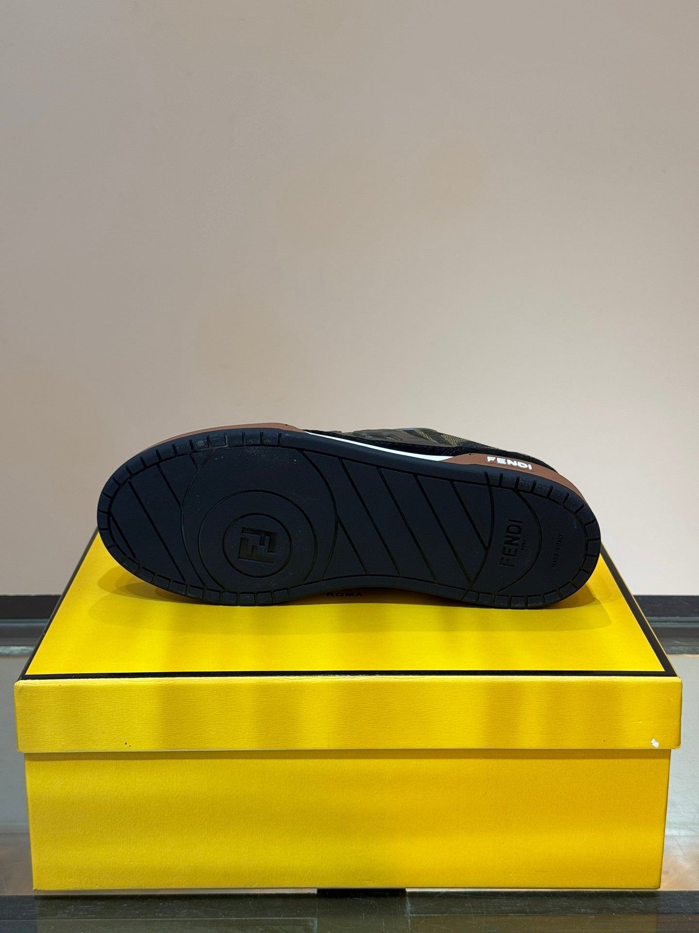 פנדי סניקרס חום חצי עור