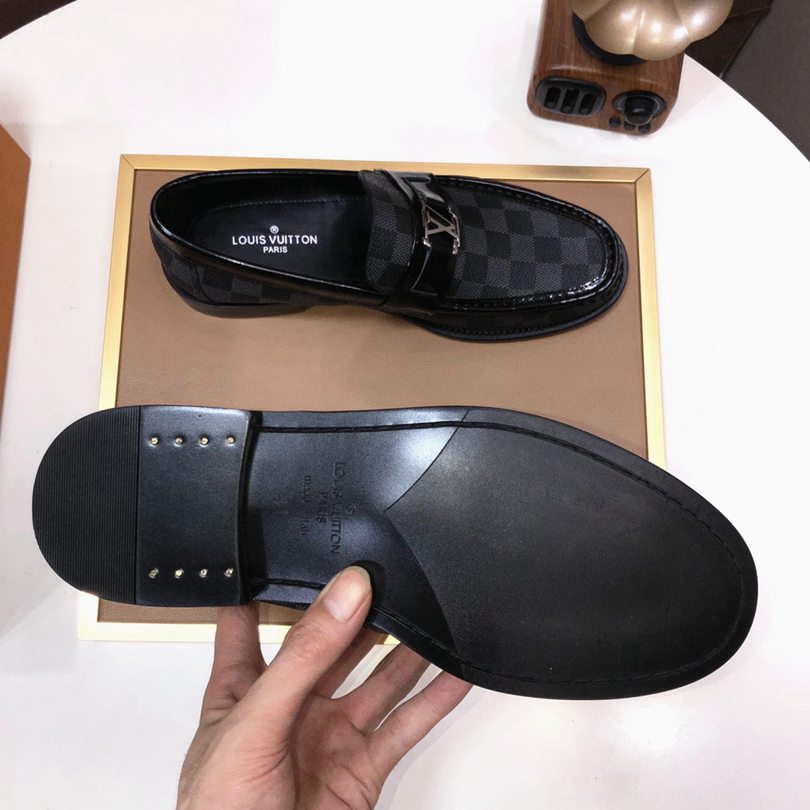 לואי ויטון מוקסין שחור משבצות