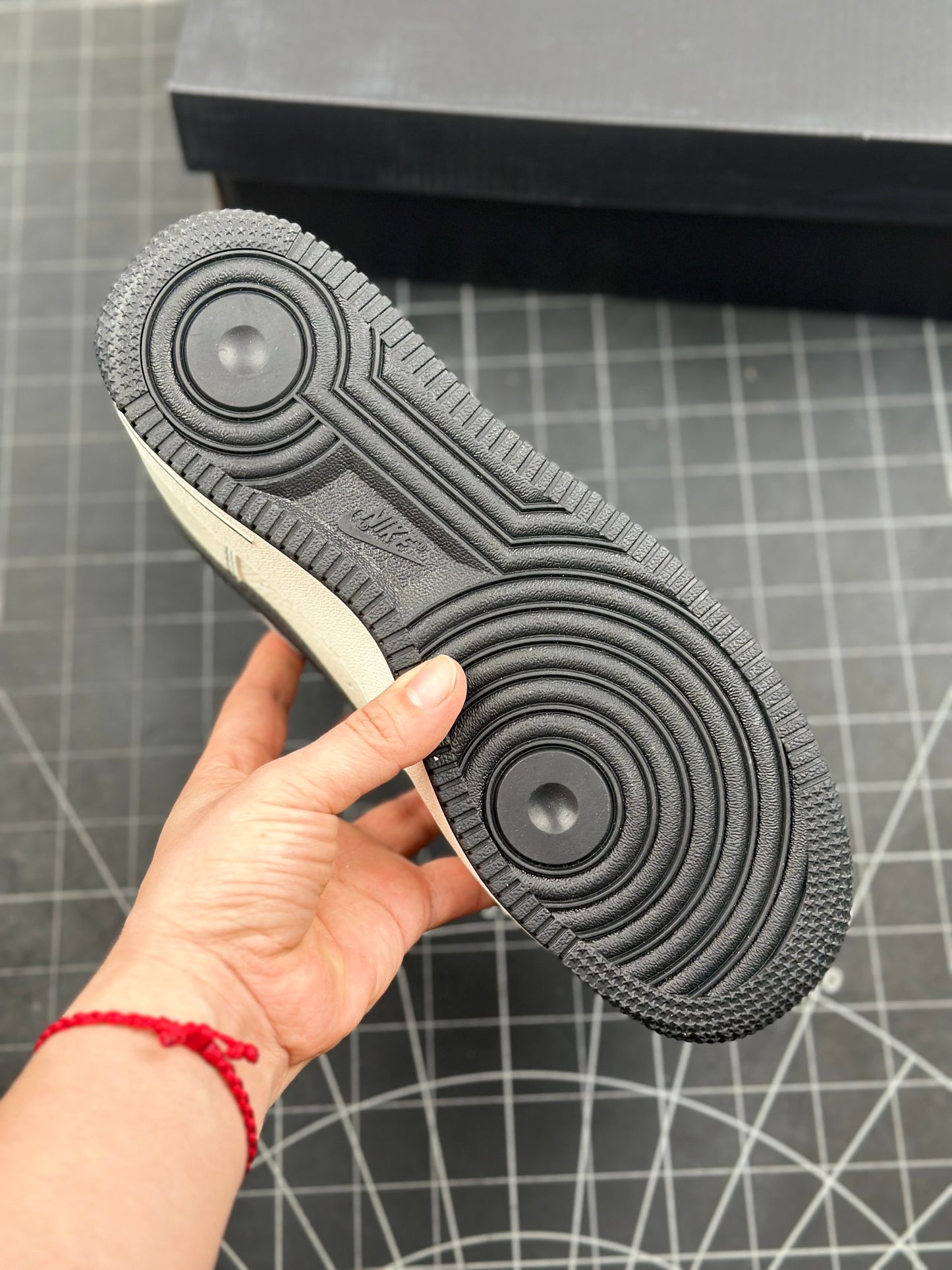 נייק אייר פורס סופרים לבן שחור