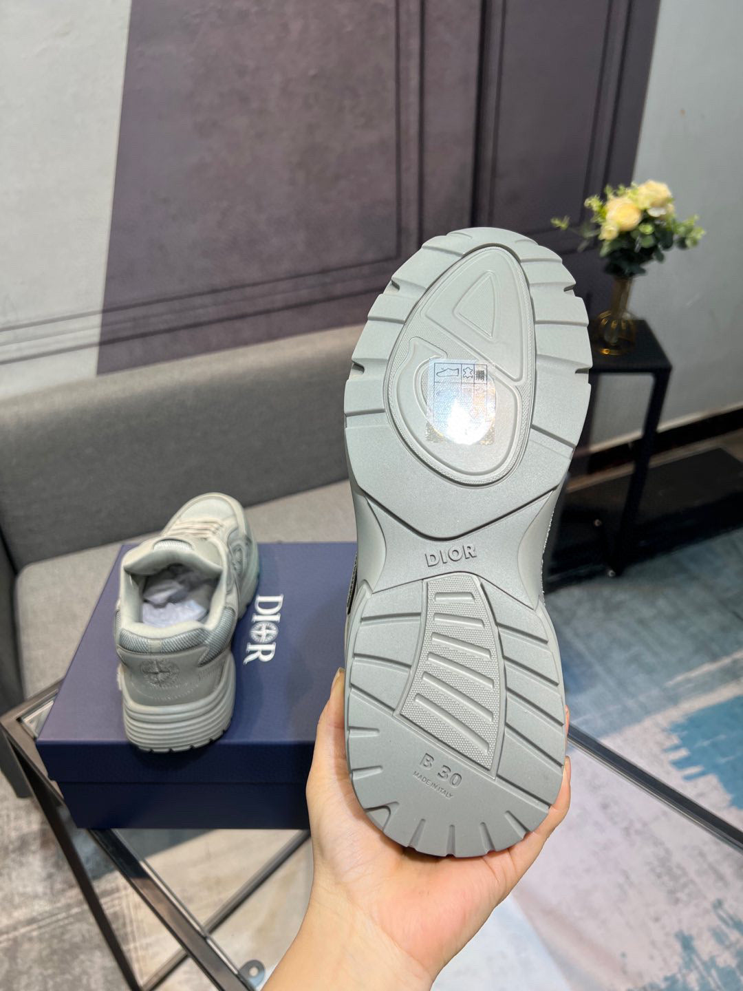 דיור ספורט אלגנט אפור