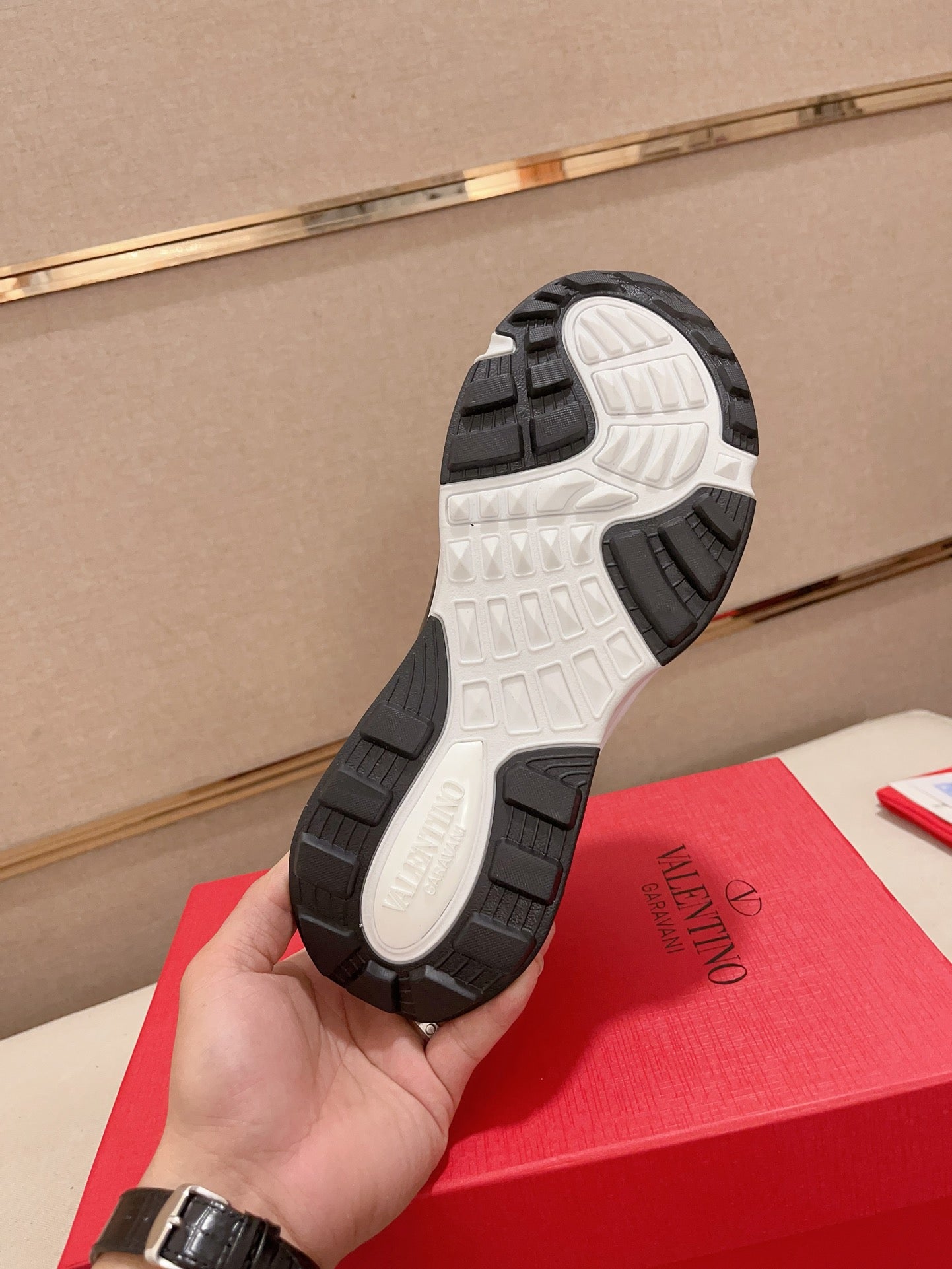 ולנטינו ספורט אלגנט שחור לבן