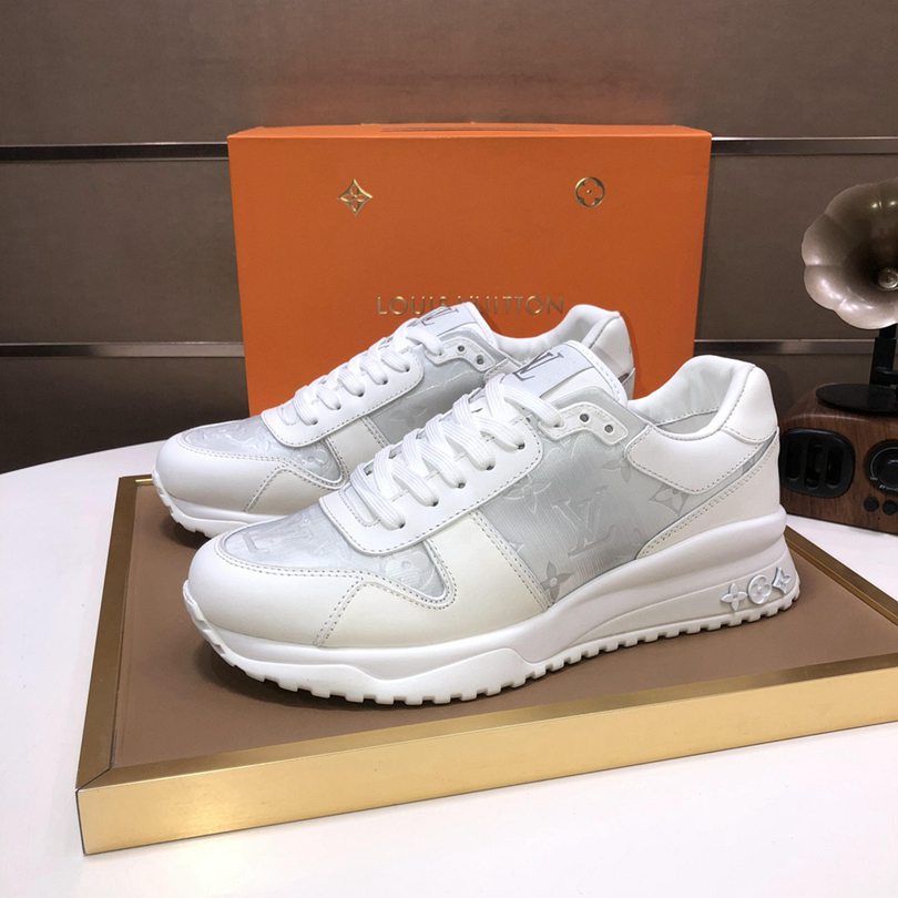 לבן מט run away לואי ויטון