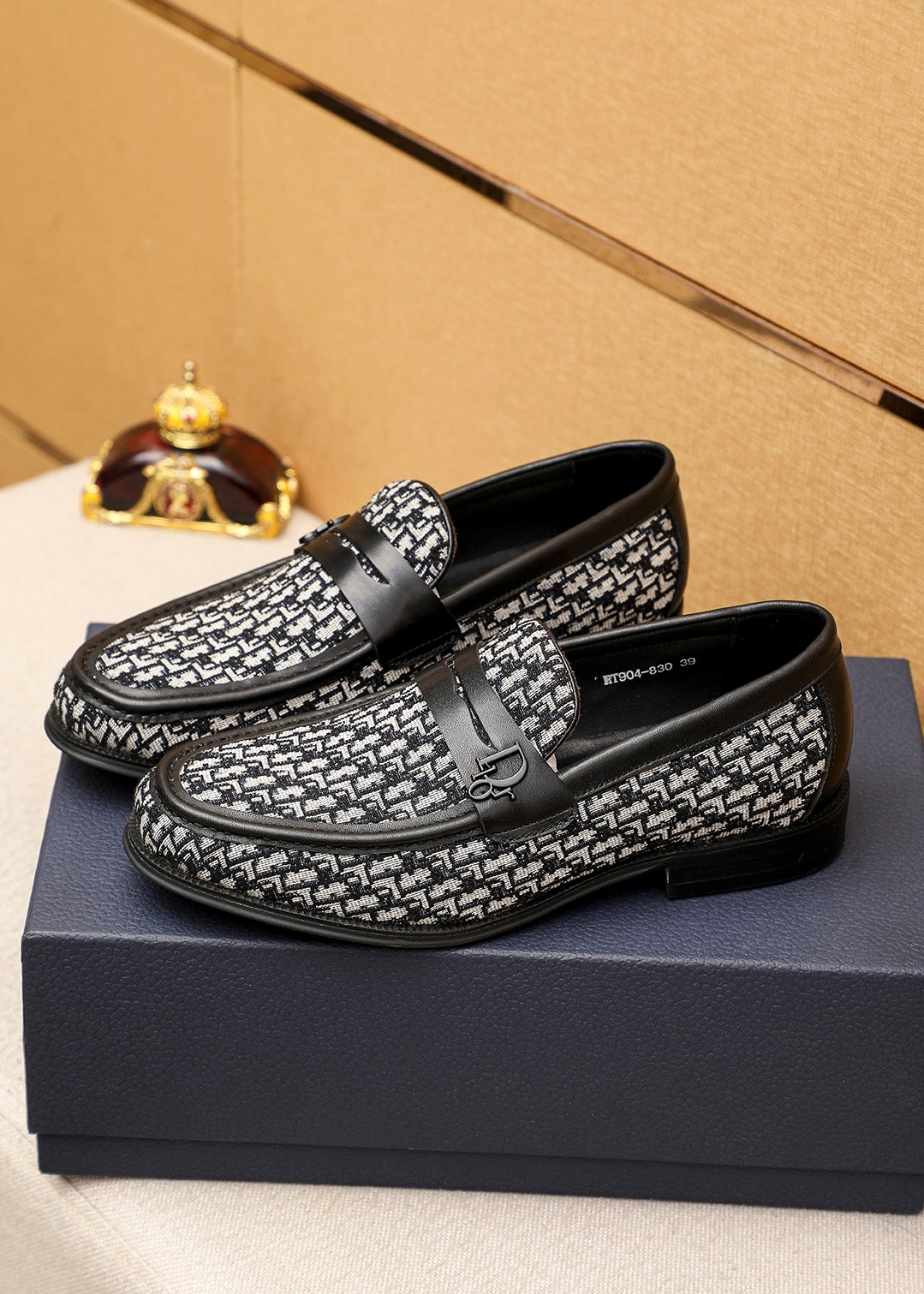 דיור מוקסין אפור