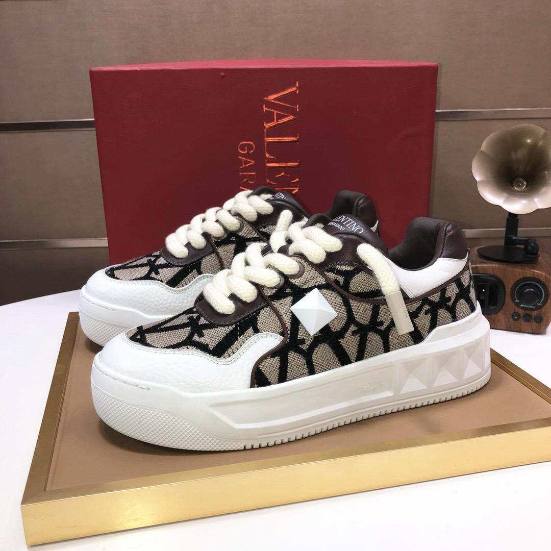 ולנטינו סניקרס חום