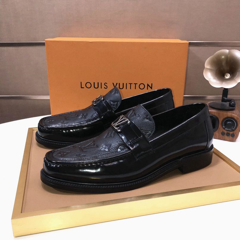 לואי ויטון מוקסין שחור מט חצי עור