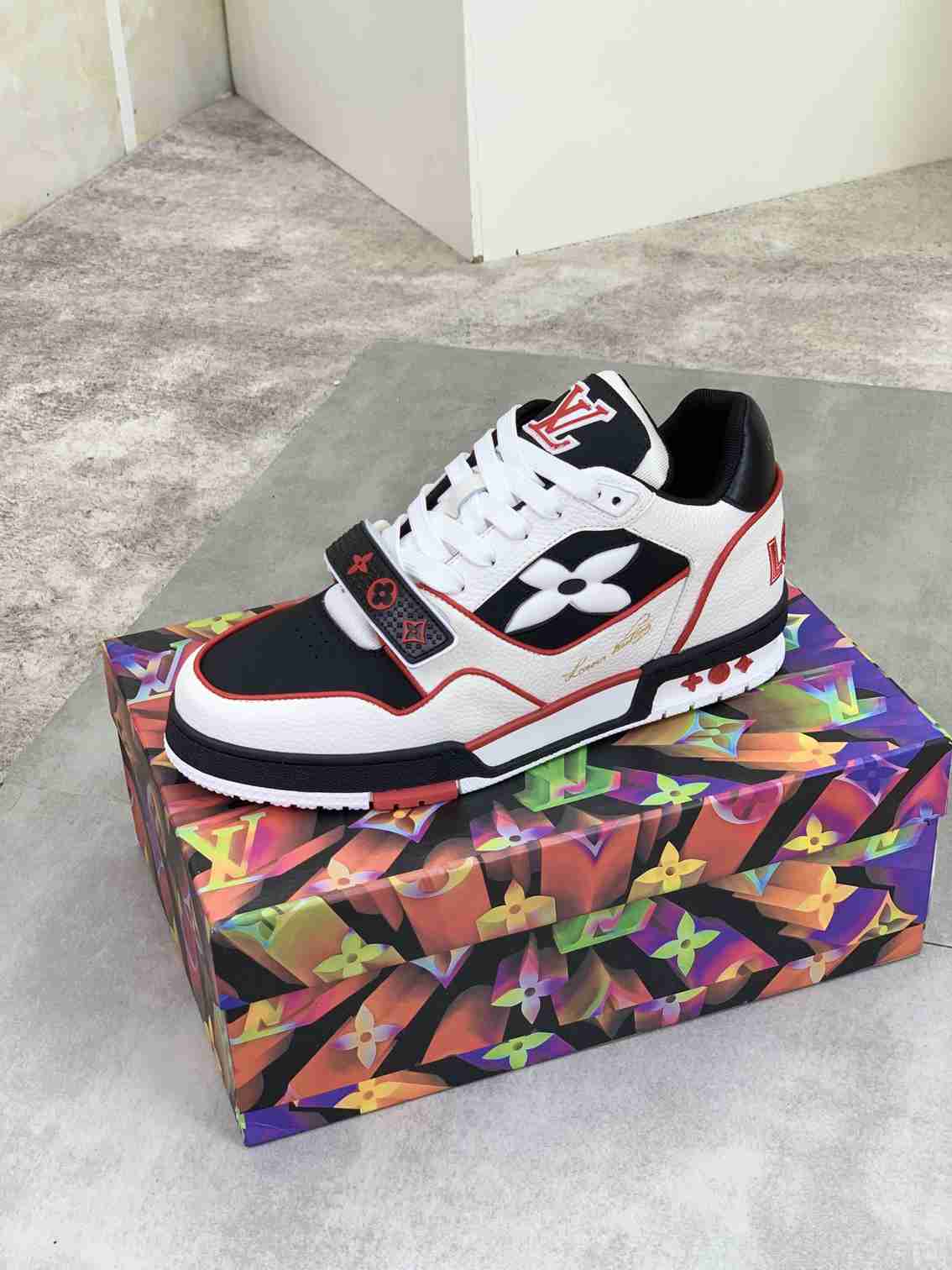 לבן אדום Vito לואי ויטון