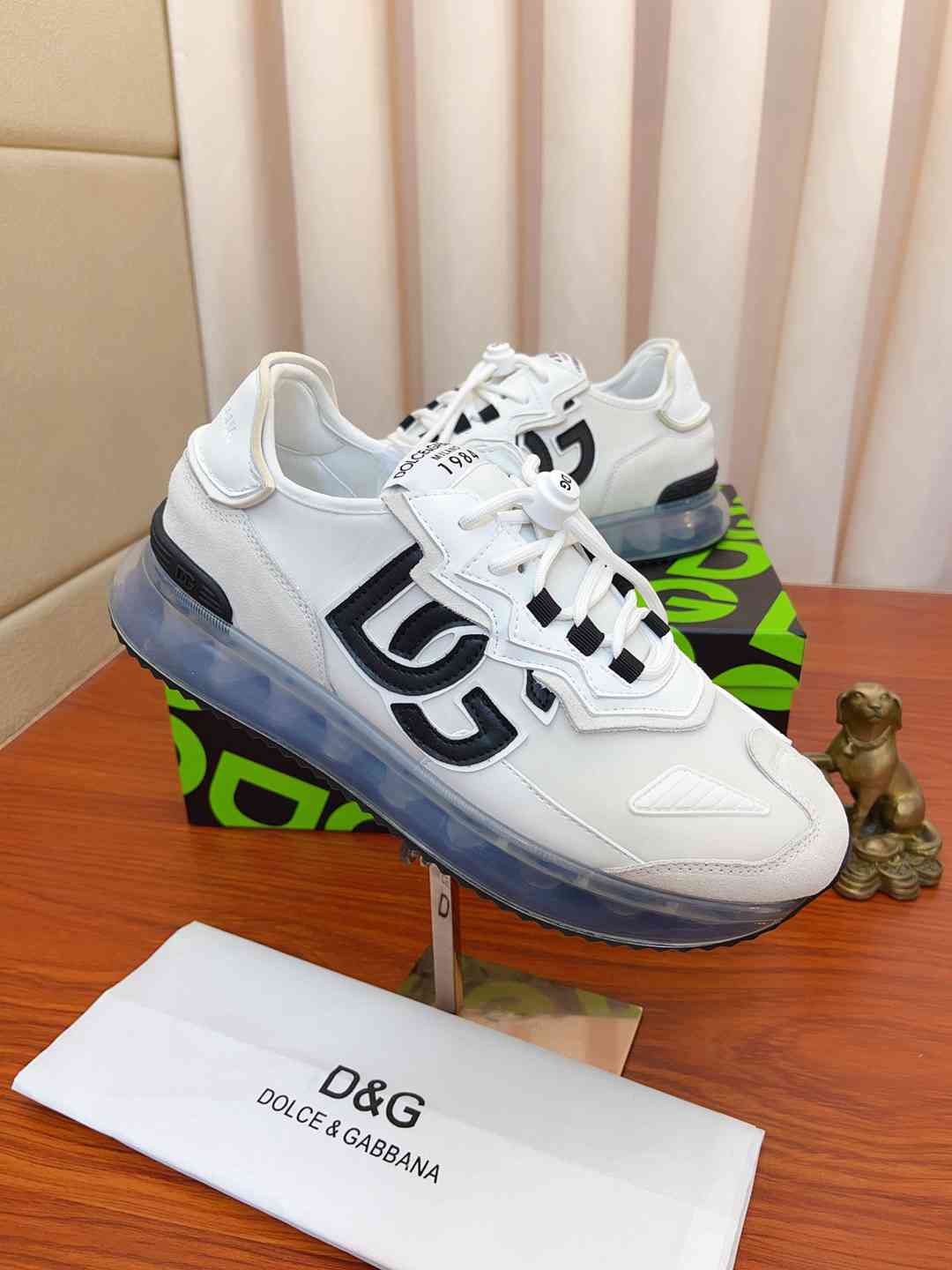 דולצ'ה גאבנה ספורט אלגנט לבן שחור