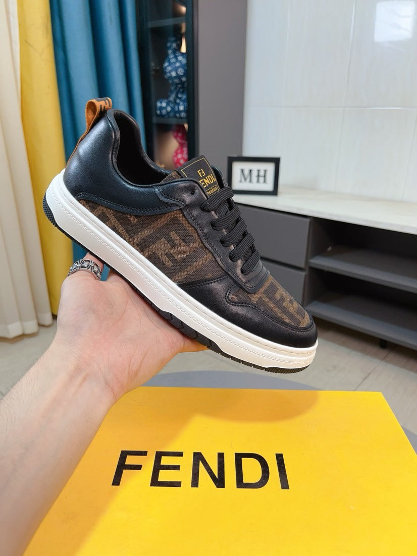 פנדי סניקרס חום