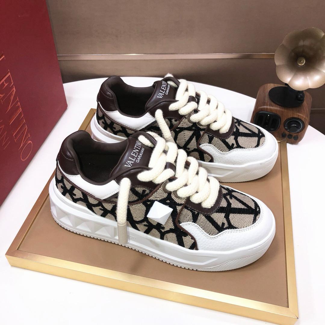 ולנטינו סניקרס חום