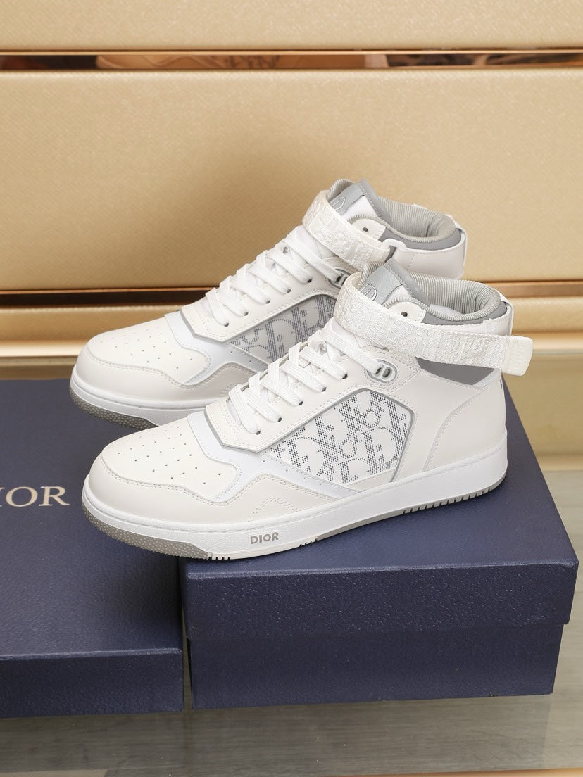 דיור גבוהות לבן