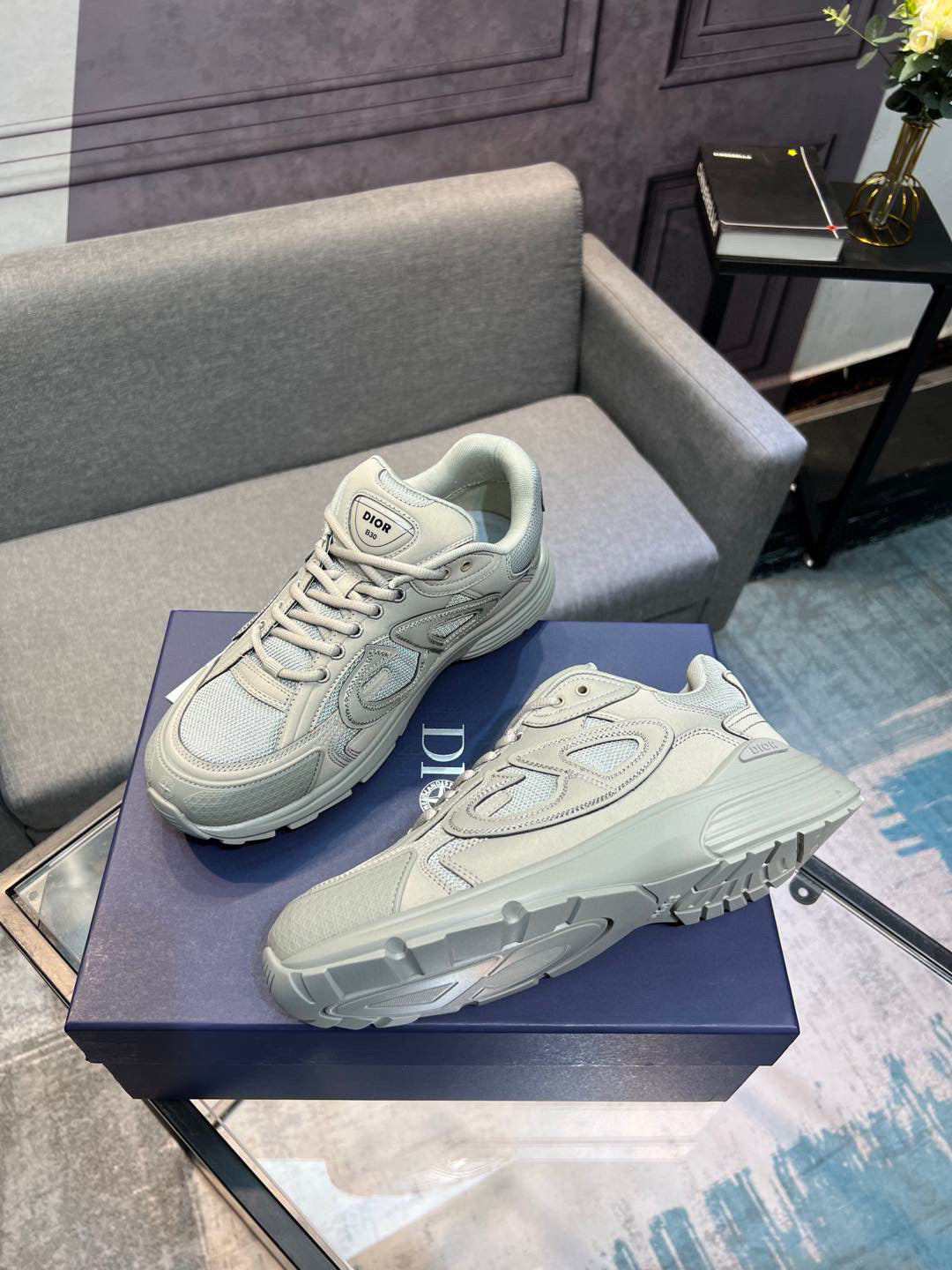 דיור ספורט אלגנט אפור