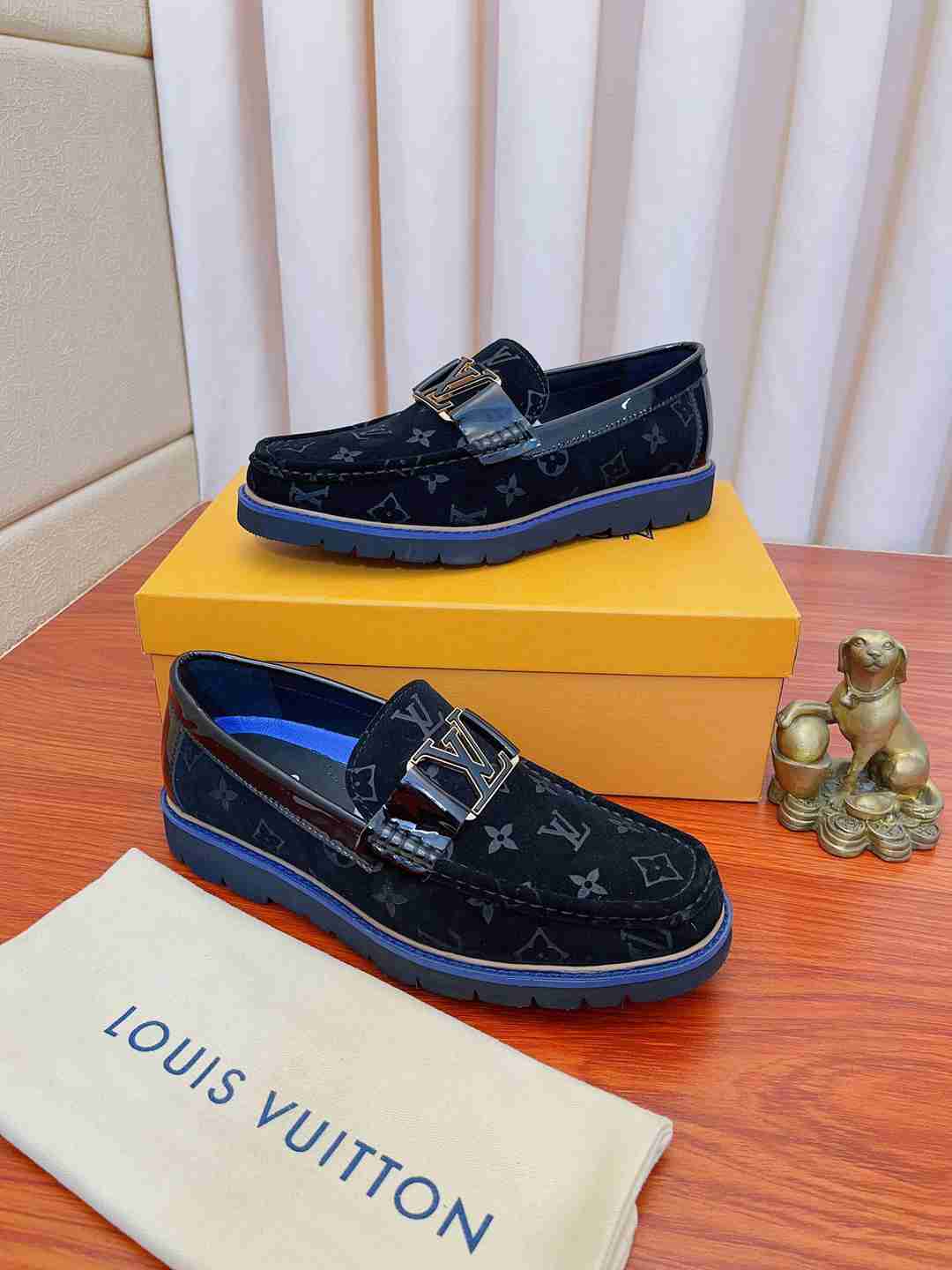 לואי ויטון מוקסין כחול חצי בד