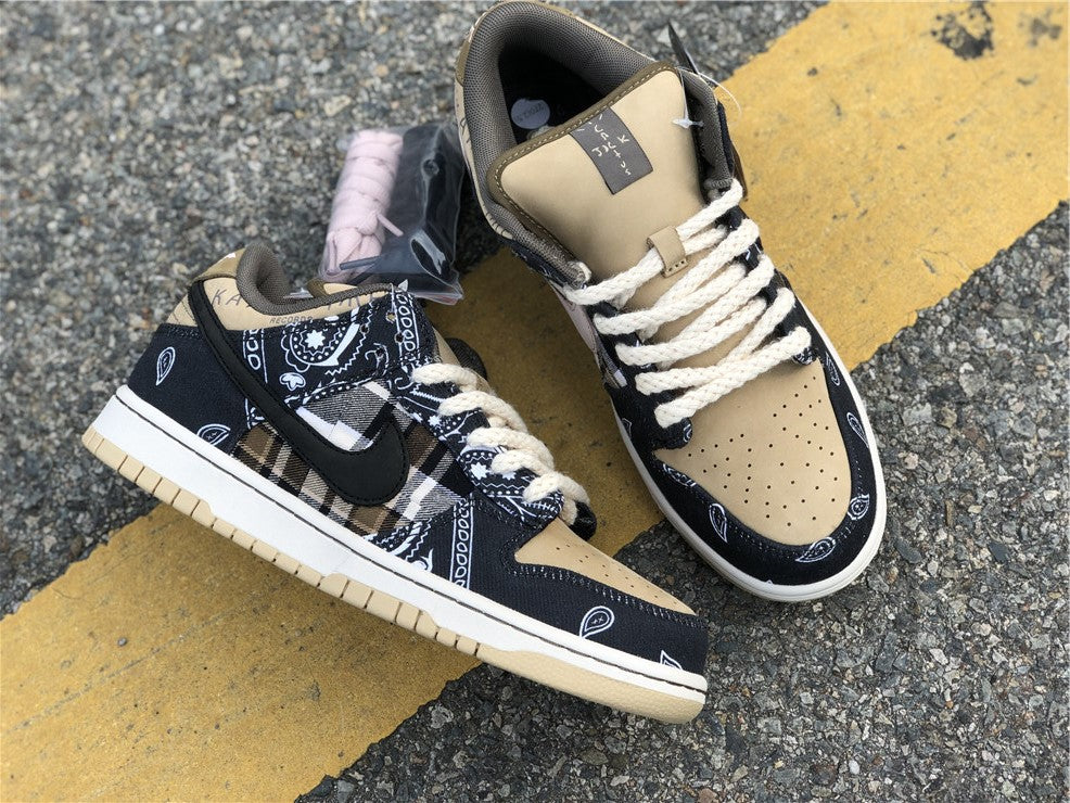 נייק דאנק טראוויס סקוט בנדנה