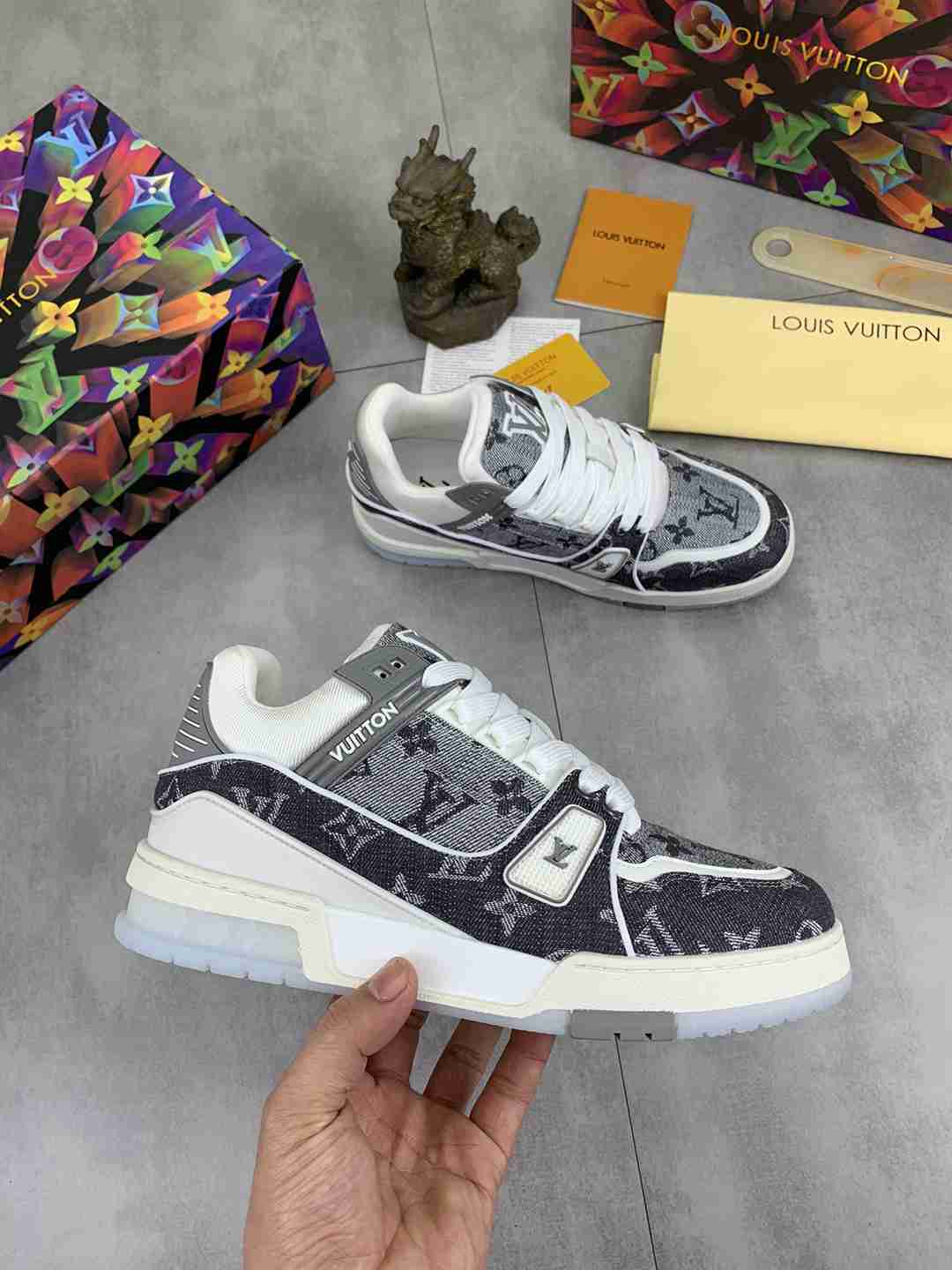 ג'ינס שחור Traine לואי ויטון