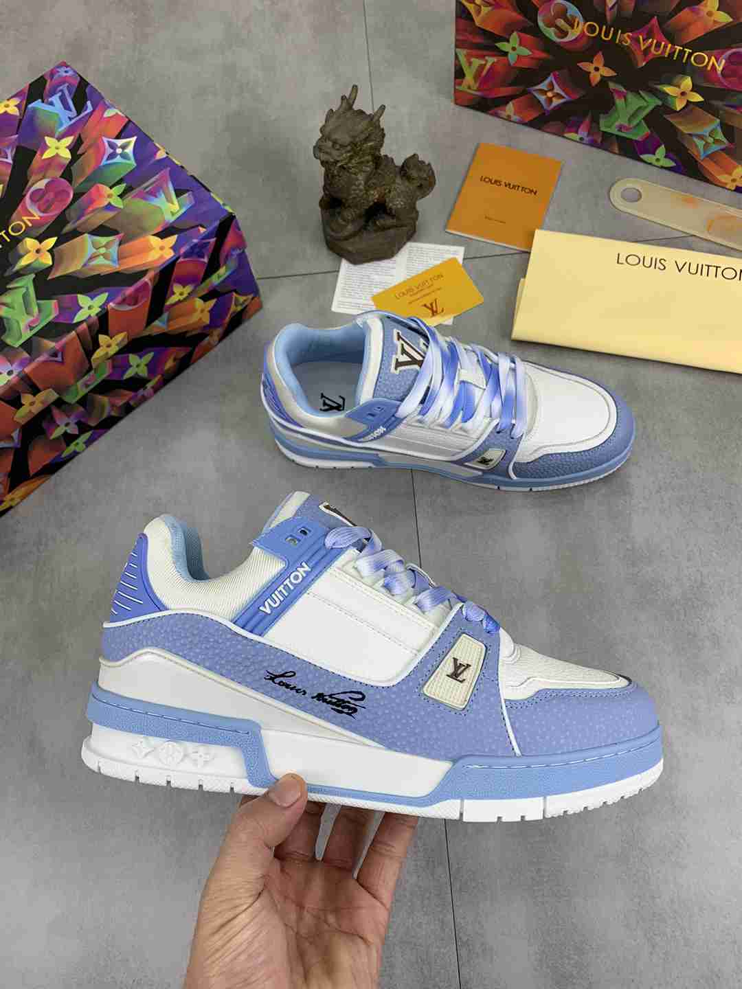 תכלת Vito לואי ויטון