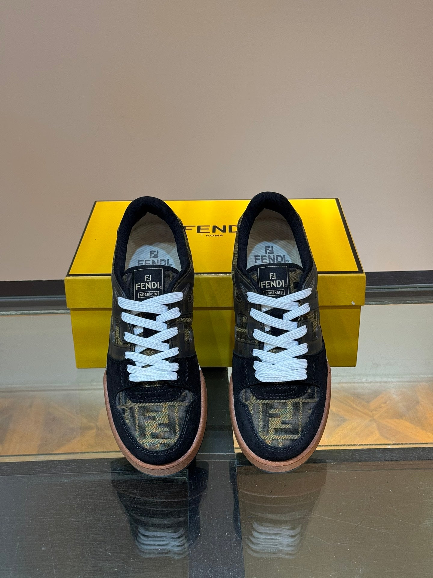 פנדי סניקרס חום חצי עור