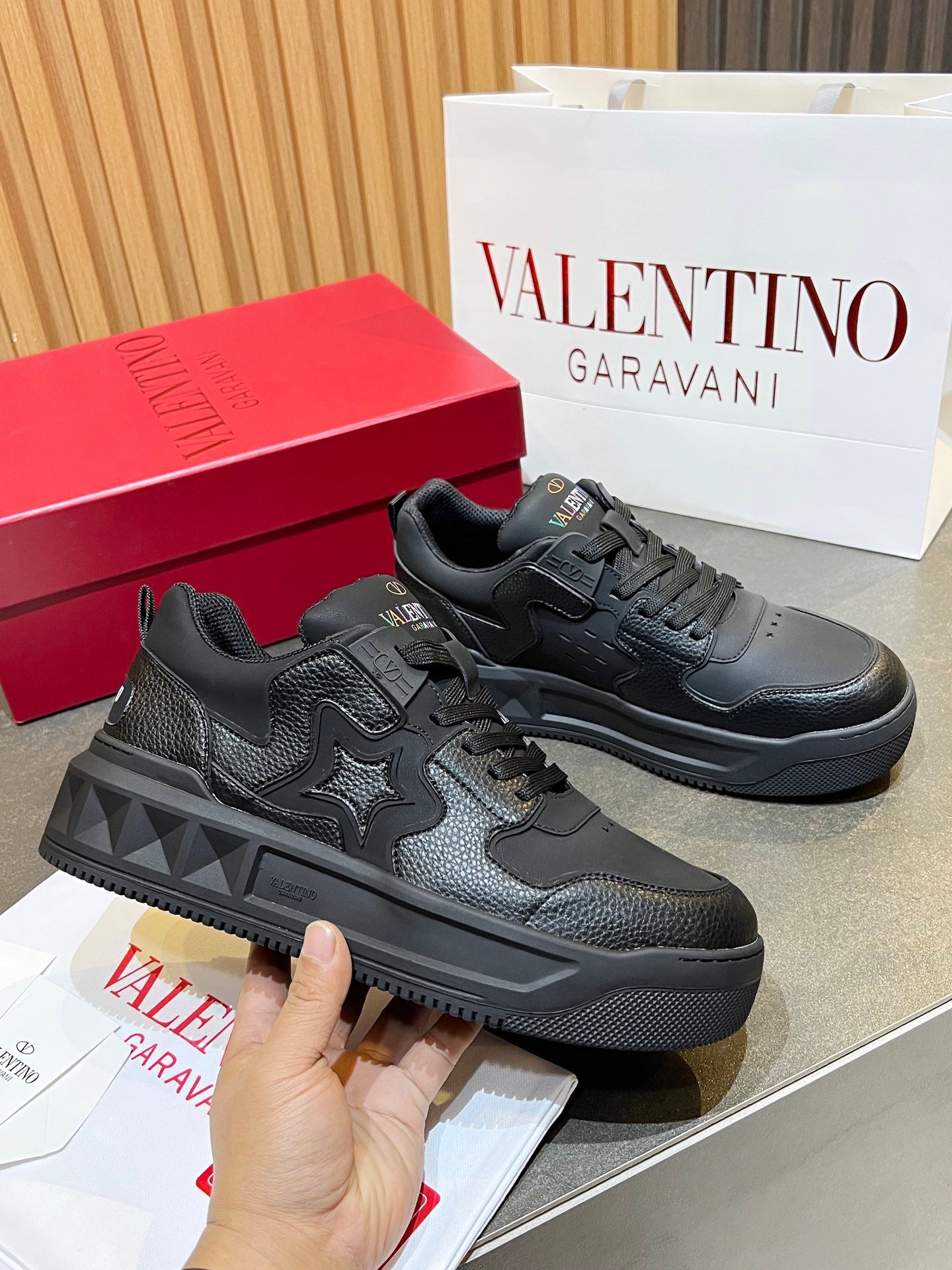 ולנטינו ספורט אלגנט שחור מט