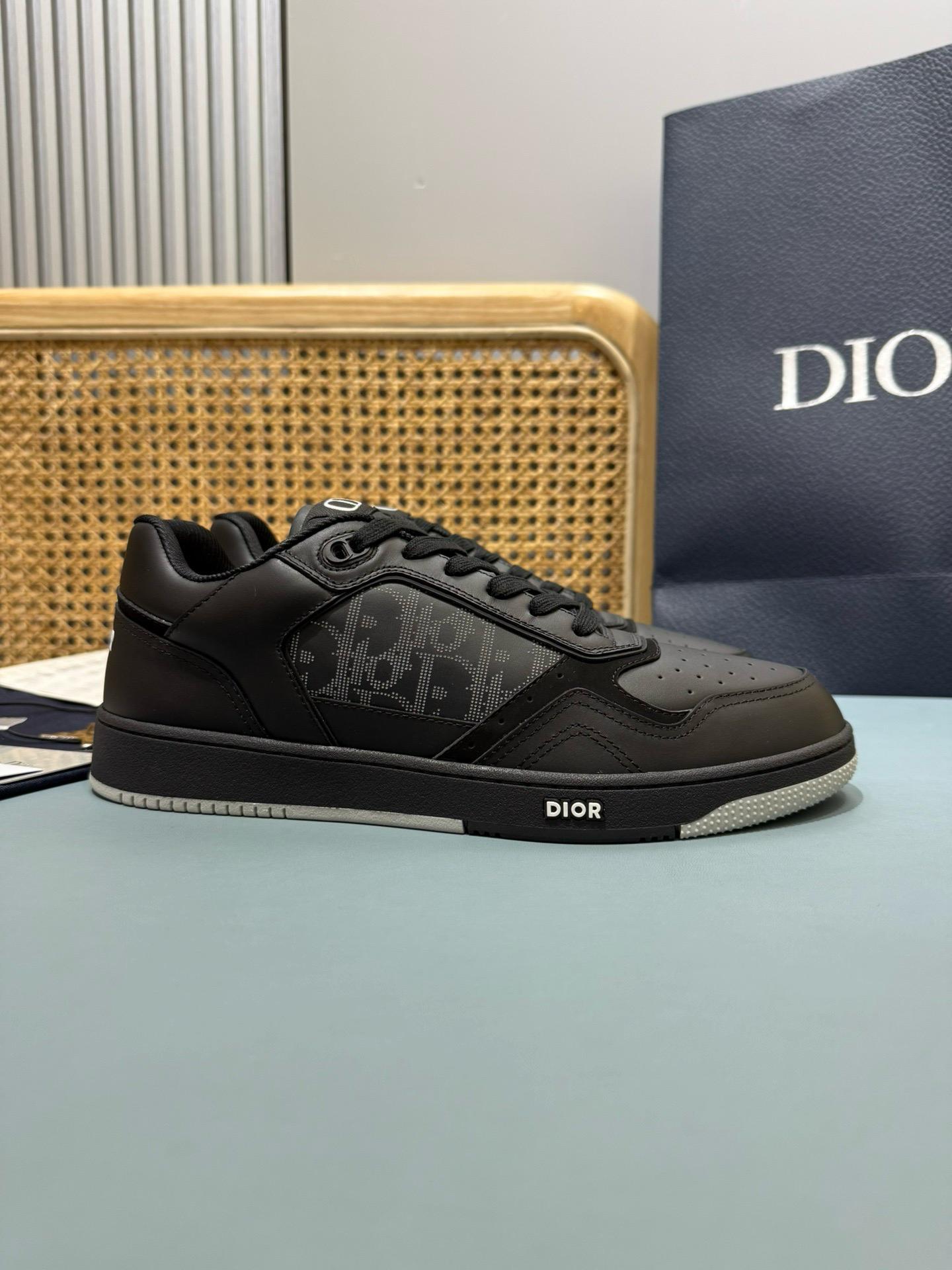 דיור סניקרס שחור אפור