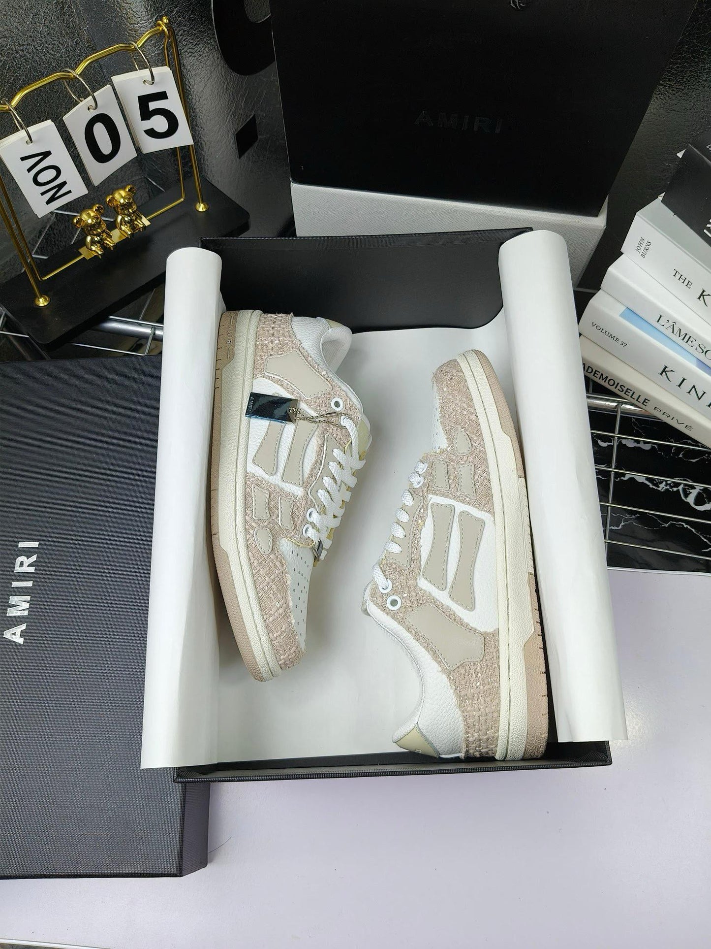 אמירי סניקרס עצמות קרם