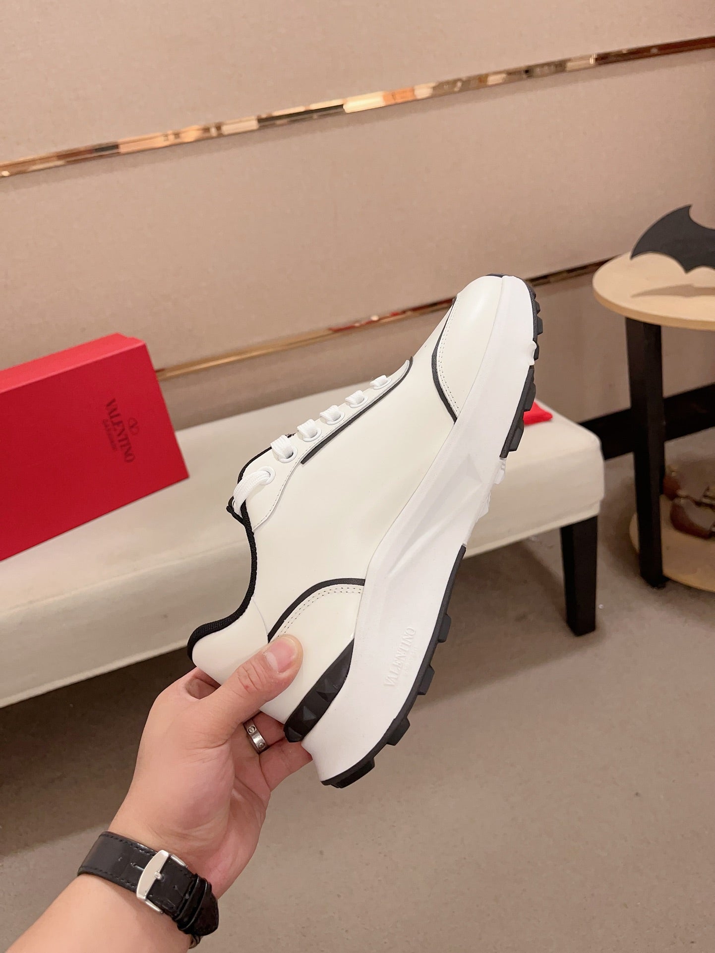 ולנטינו ספורט אלגנט לבן שחור