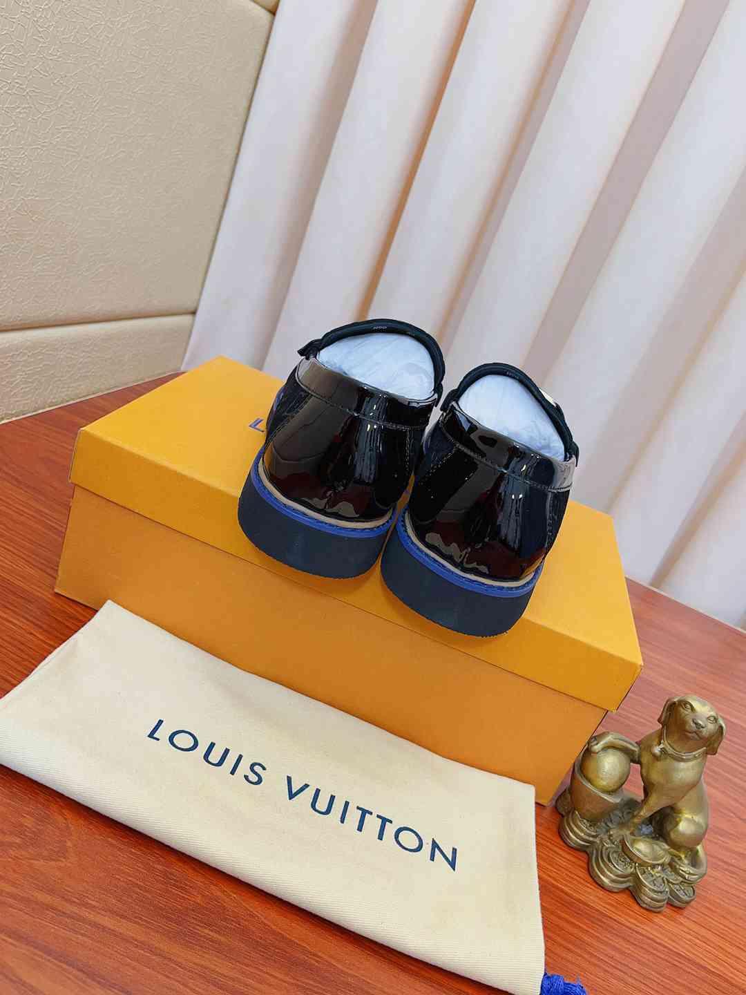 לואי ויטון מוקסין כחול חצי בד