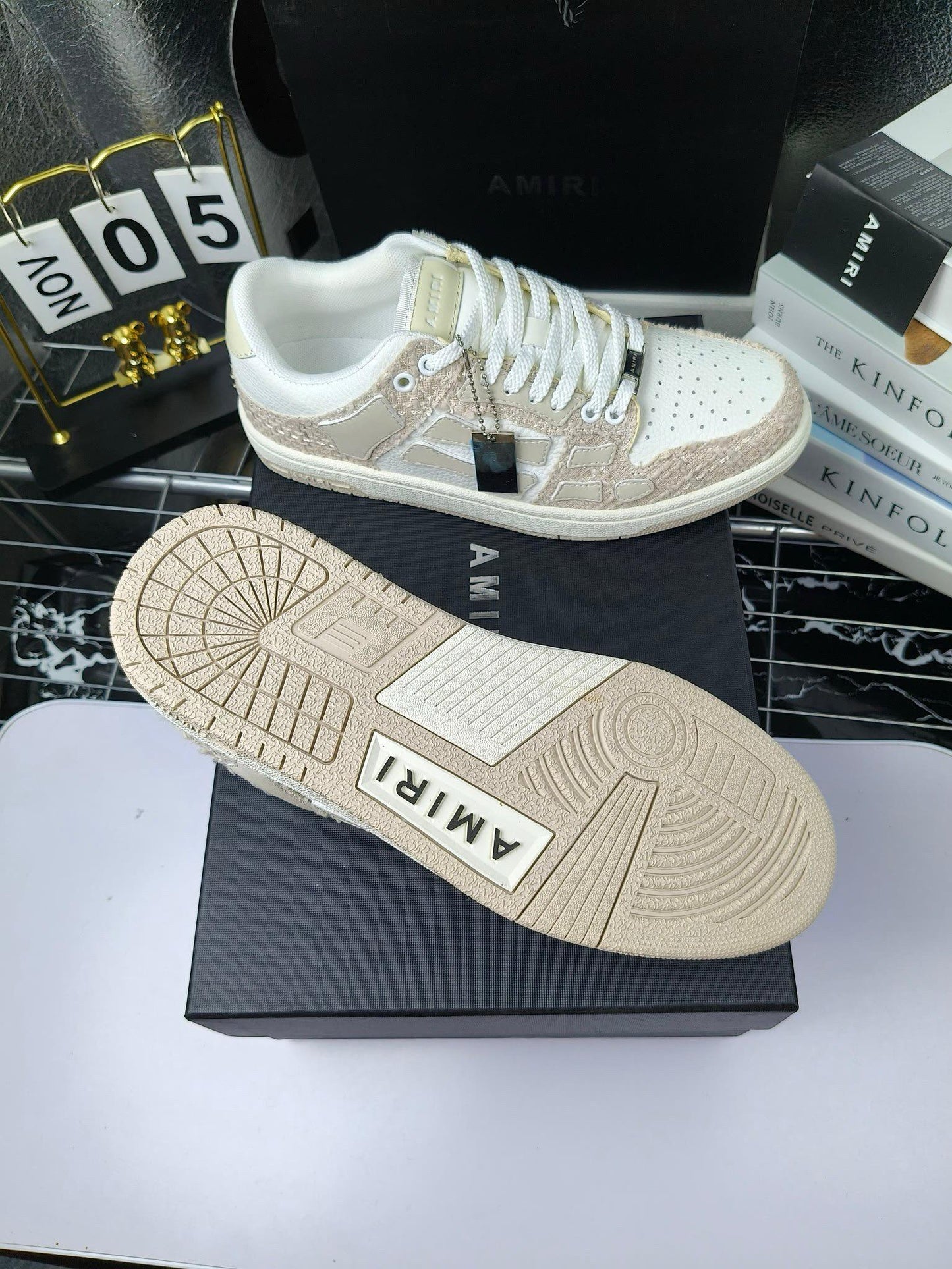 אמירי סניקרס עצמות קרם