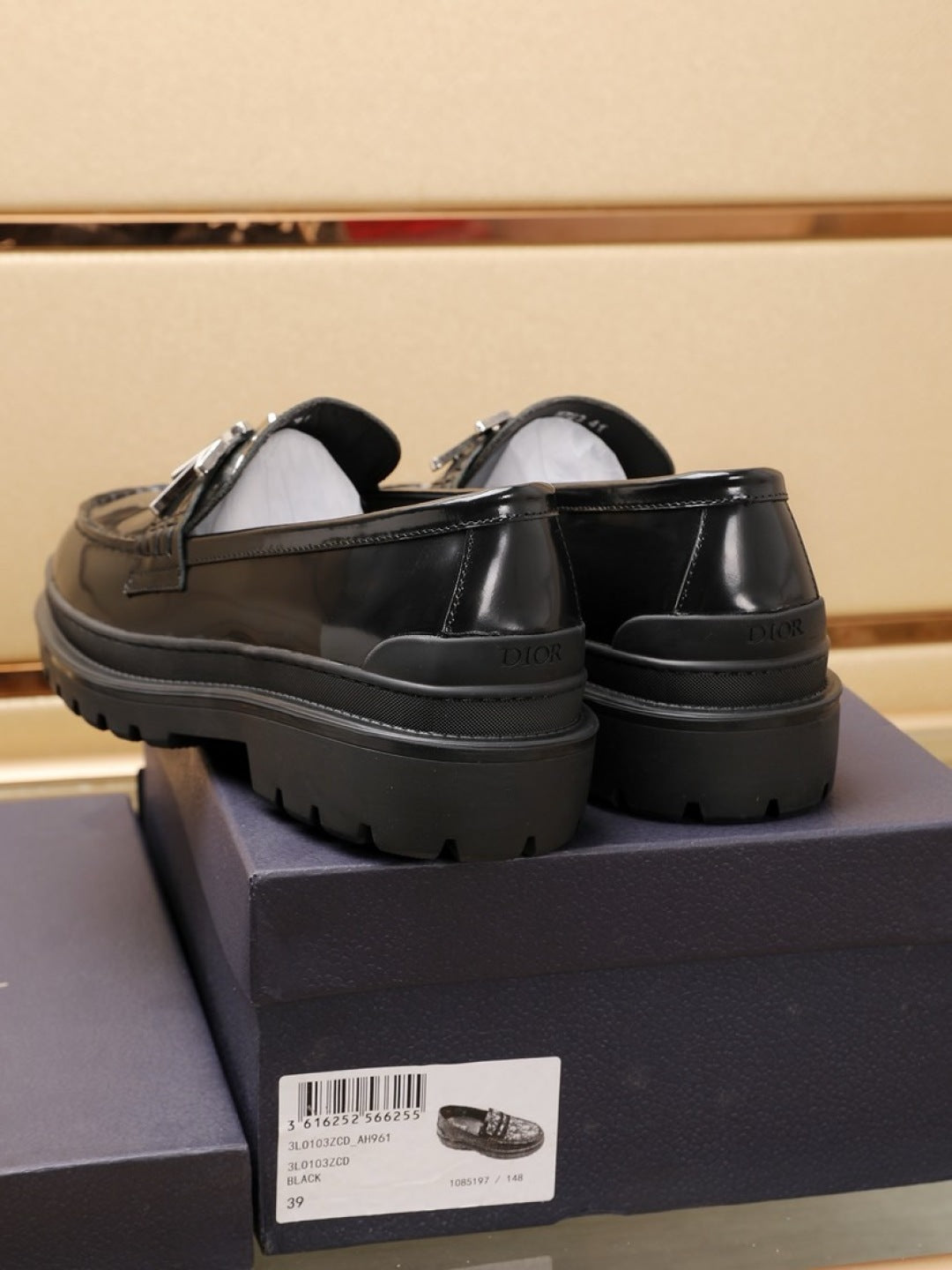 דיור מוקסין שחור עור מלא