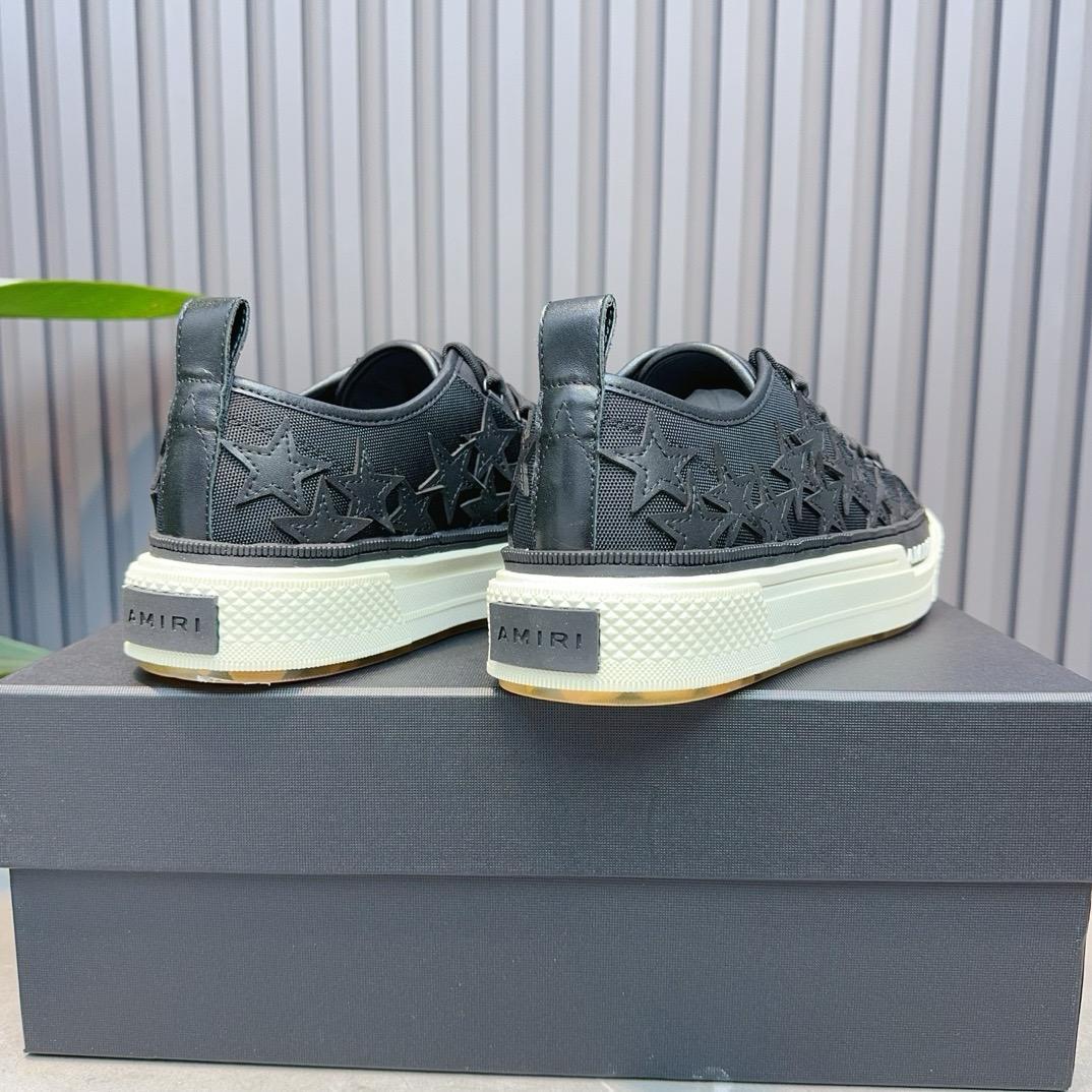 אמירי נמוכות כוכבים שחור