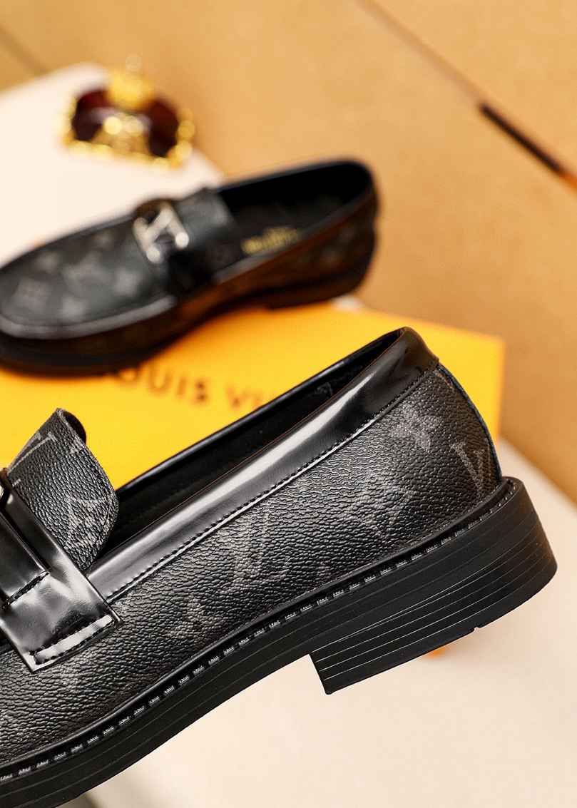 לואי ויטון מוקסין שחור עור מלא