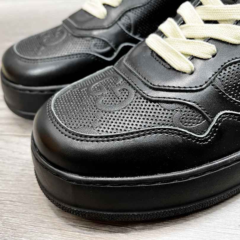 גוצ'י סניקרס שחור מט