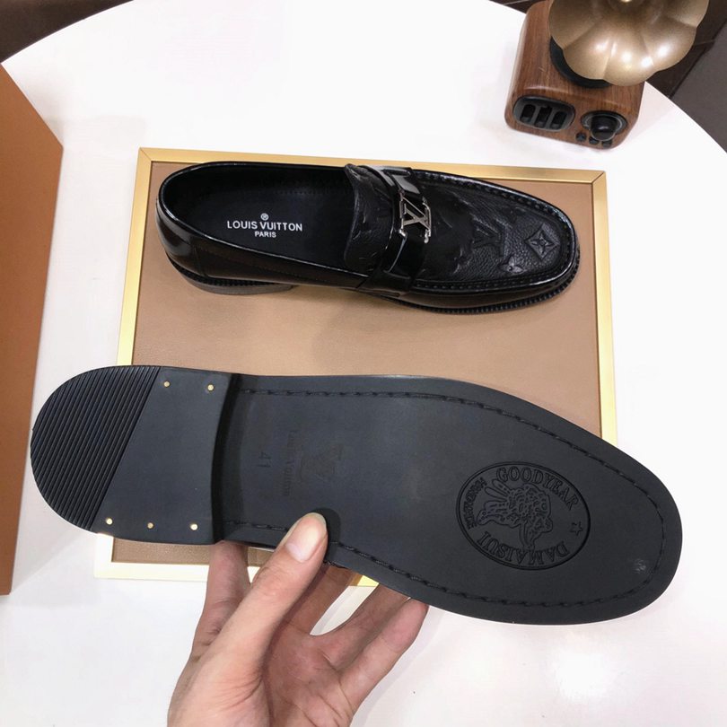 לואי ויטון מוקסין שחור מט חצי עור