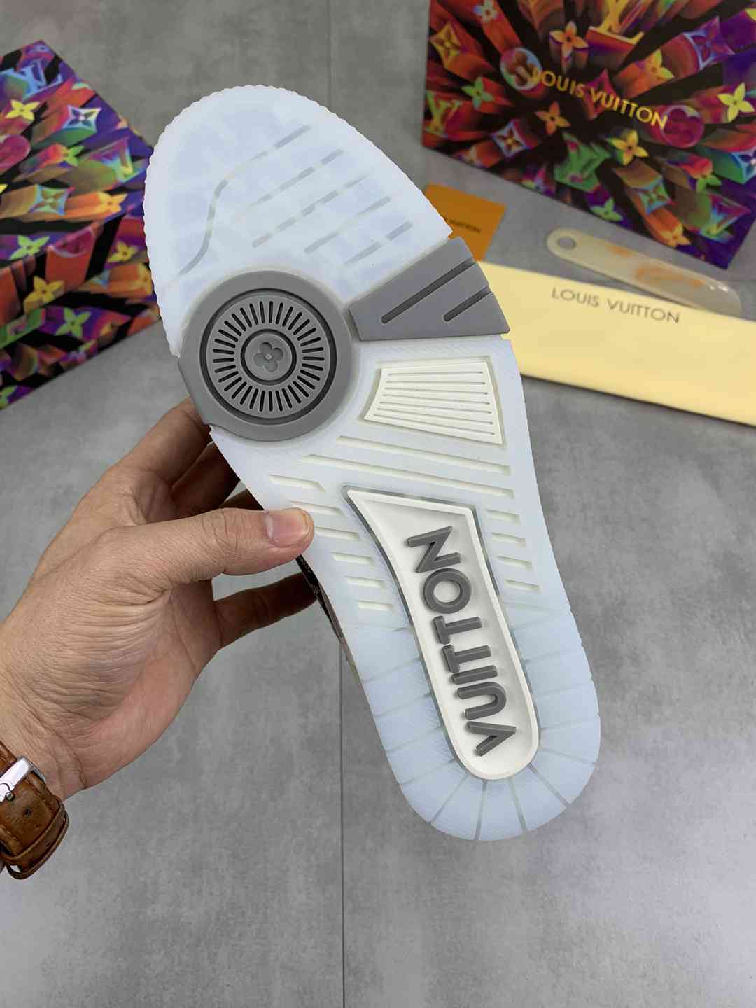 ג'ינס שחור Traine לואי ויטון