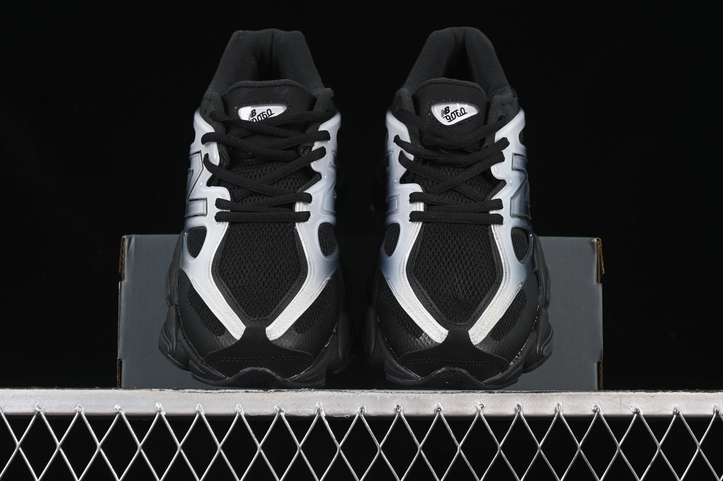 ניו באלנס 9060 שחור לבן