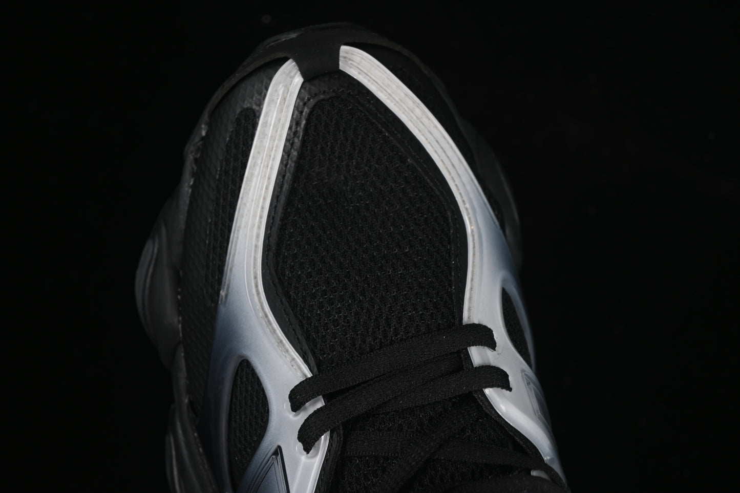 ניו באלנס 9060 שחור לבן